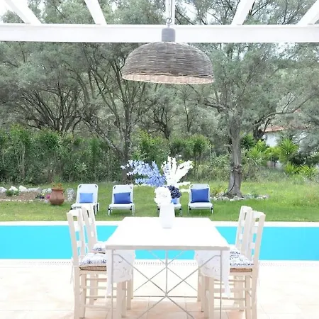 Erietta Near Lefkas Center Villa *